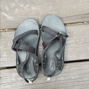 Chaco black kids unisex sandals size 2